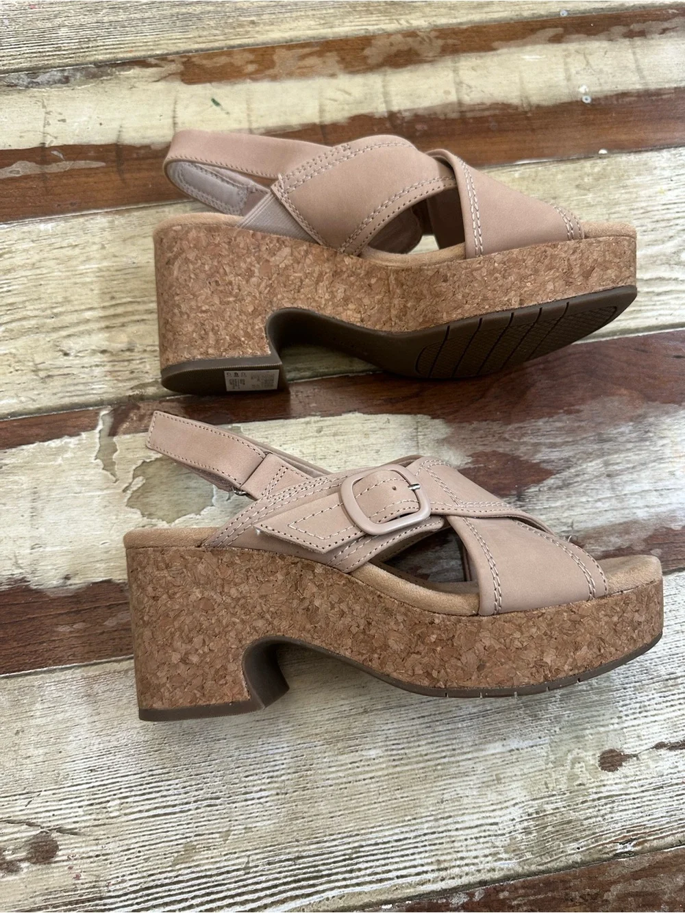 Clarks Collection Women's Nerisa Pace Leather Wedges Sand - 7 Medium